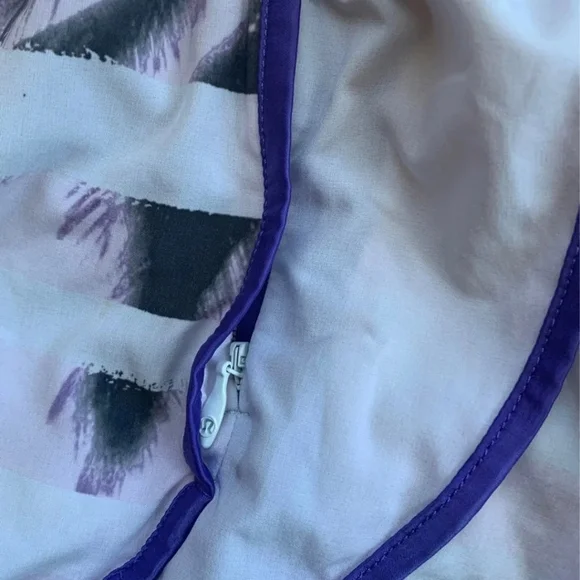 Lululemon Tracker V Limited Edition Shorts 6/S - Picture 6 of 9